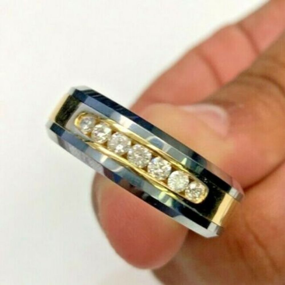 0.50 ctw 14k gold Men’s Wedding Band 7 Stone